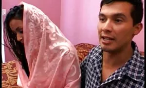 این مرد نشان دهنده دانلود مستقیم بازی سکسی اندروید دوست دختر خود را.