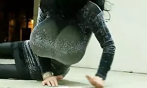 به رئیس من بر روی فرش. دانلود بازی سکسی اندروید